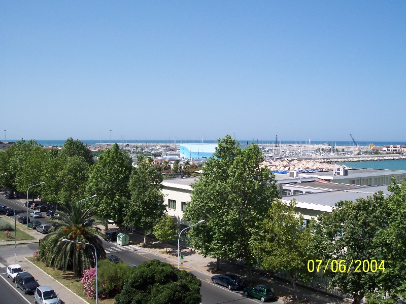 s-100_1323.jpg