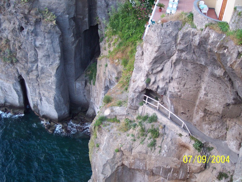 s100_1640.jpg
