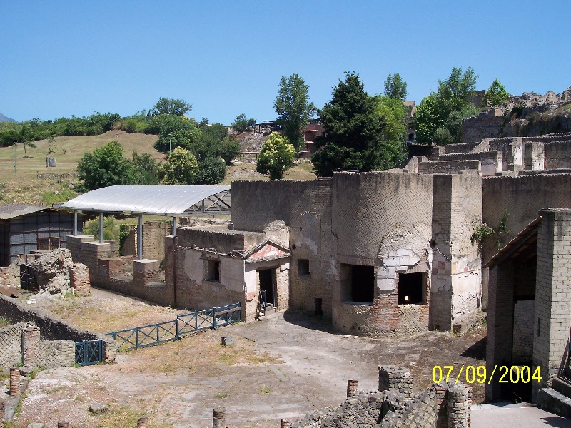 s100_1672.jpg