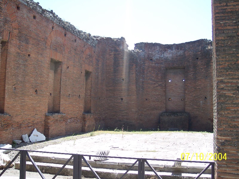s100_1685.jpg