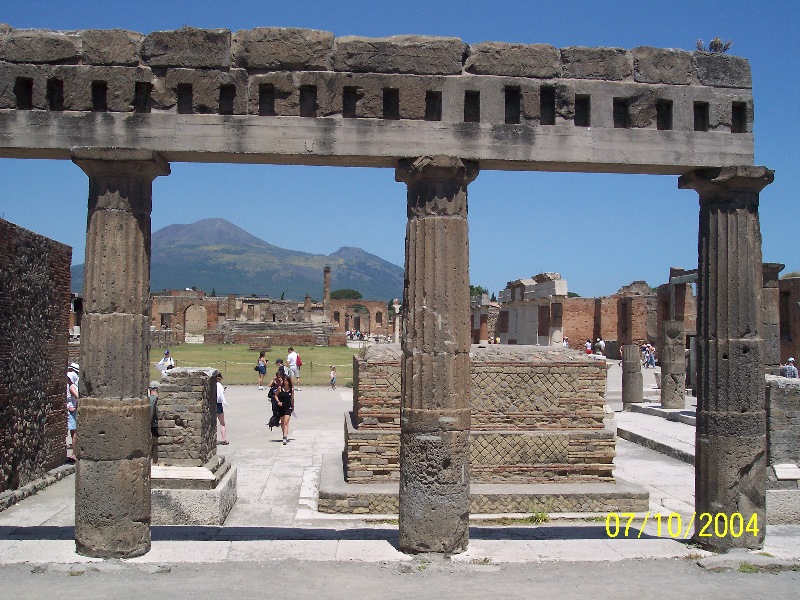 s100_1686.jpg