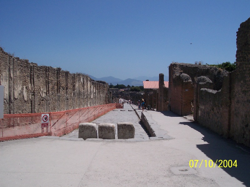 s100_1688.jpg