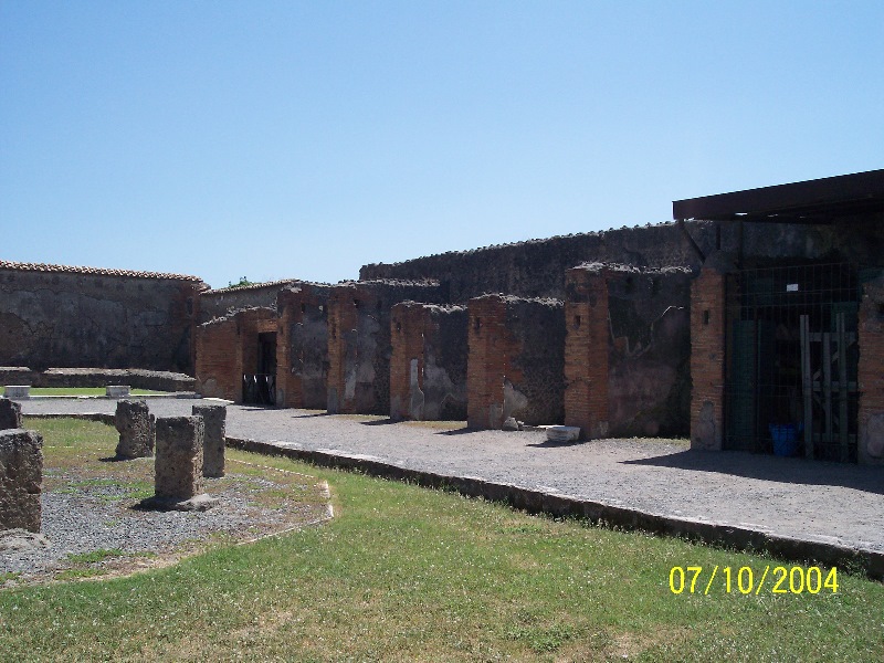 s100_1696.jpg
