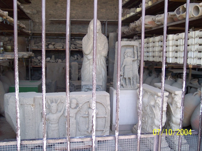 s100_1706.jpg