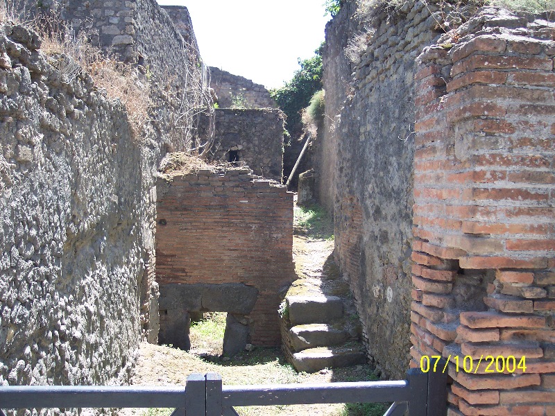 s100_1712.jpg