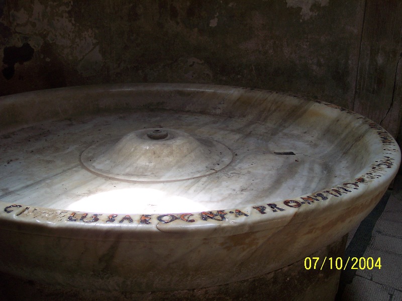 s100_1718.jpg
