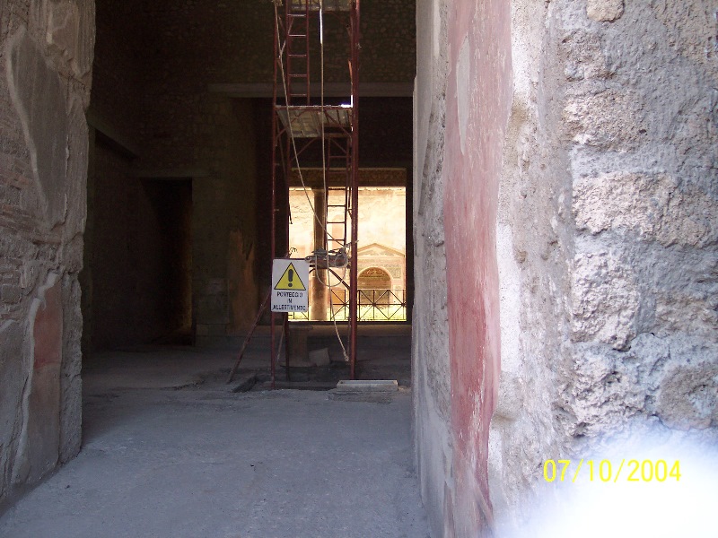 s100_1728.jpg