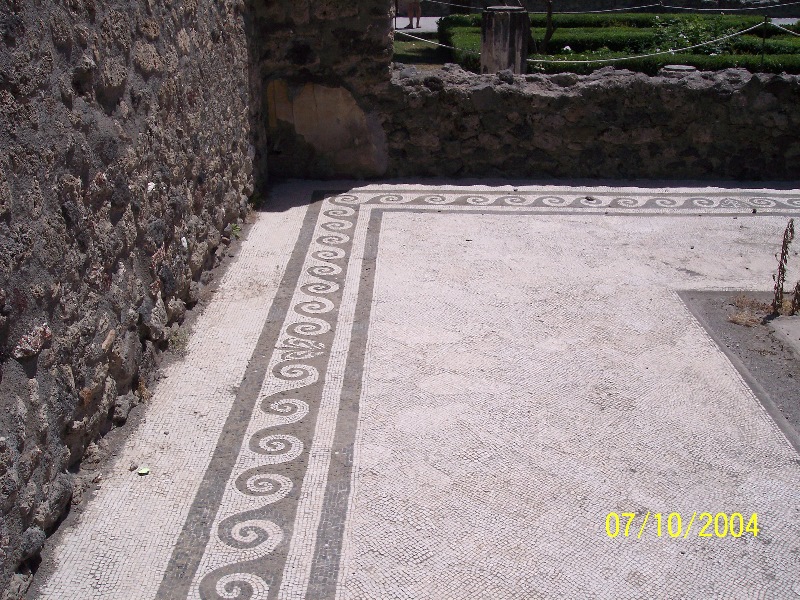 s100_1744.jpg
