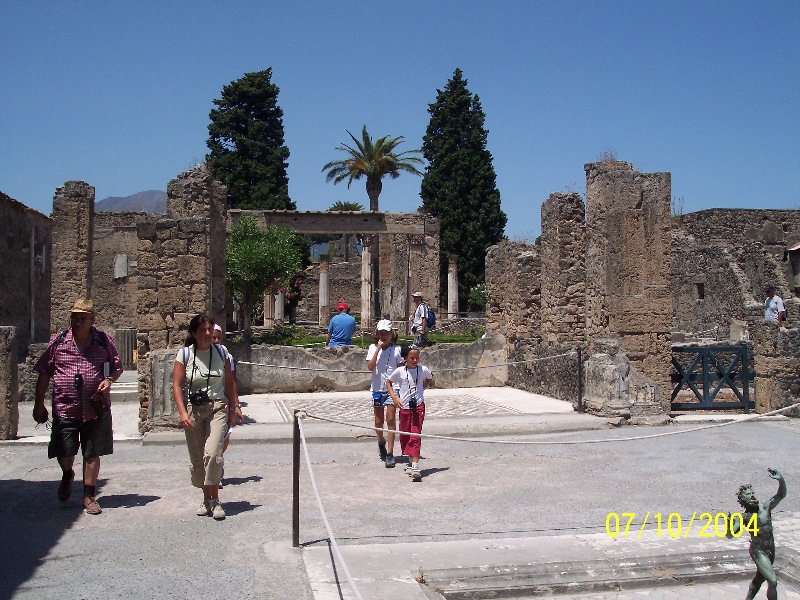 s100_1747.jpg