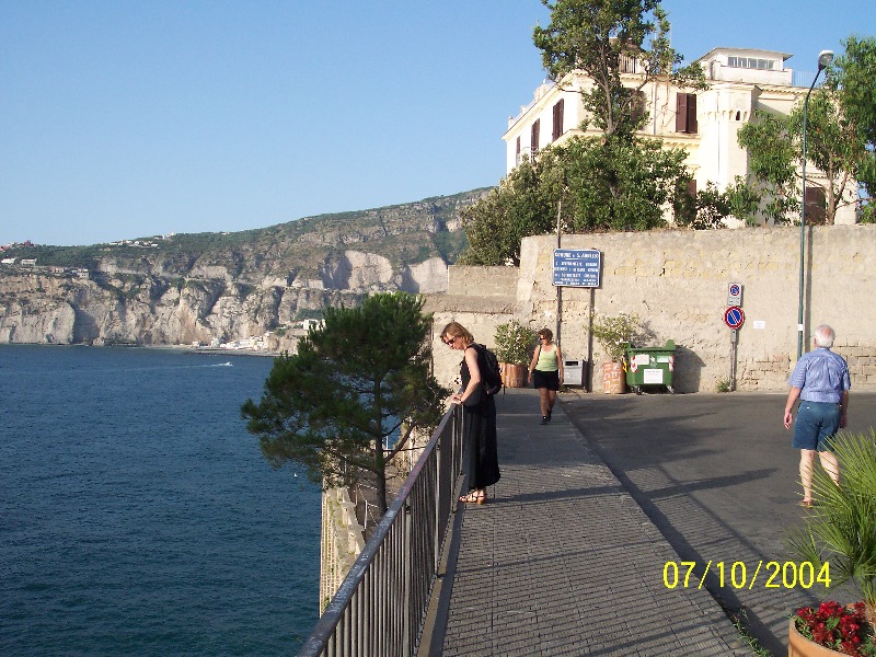 s100_1812.jpg